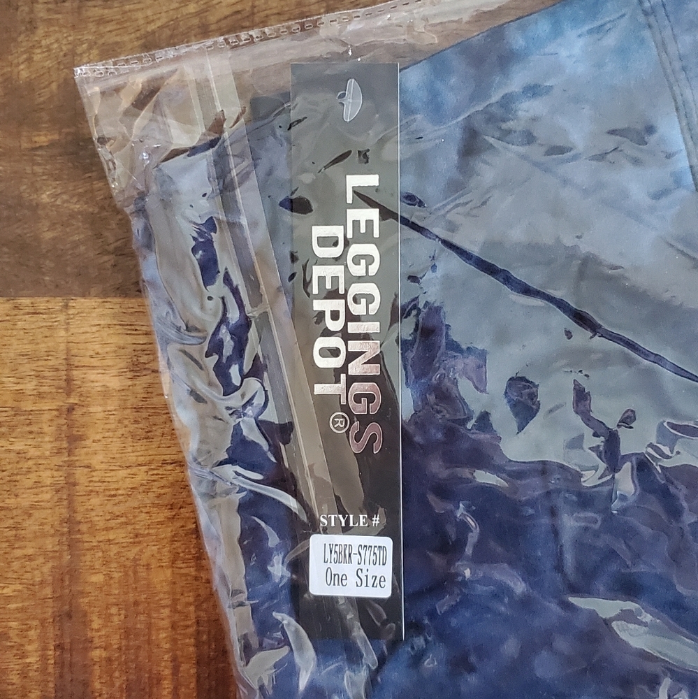 💙 High Waisted Blue Tie Dye Biker Shorts 💙 - Picture 13 of 15